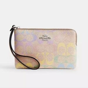 Coach Corner Zip Wristlet NWT